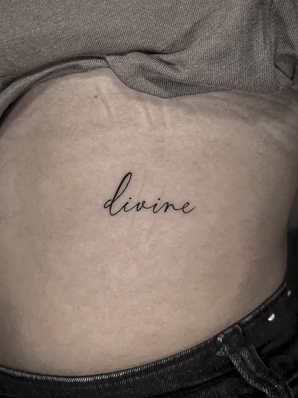 Minimalist tattoo by Colombian tattoo artist Clayton Goethe